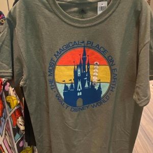 Disney | Men’s Castle Shirt | Size M